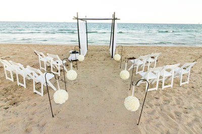 Beach Wedding Attire: How to Dress for the Big Day